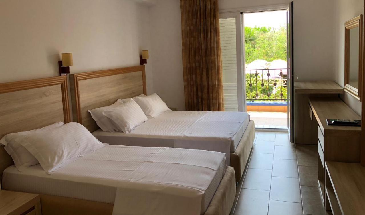 Exclusive Greccia Inn Dhërmi Exterior foto
